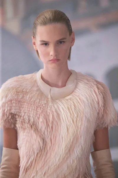 Look 64
